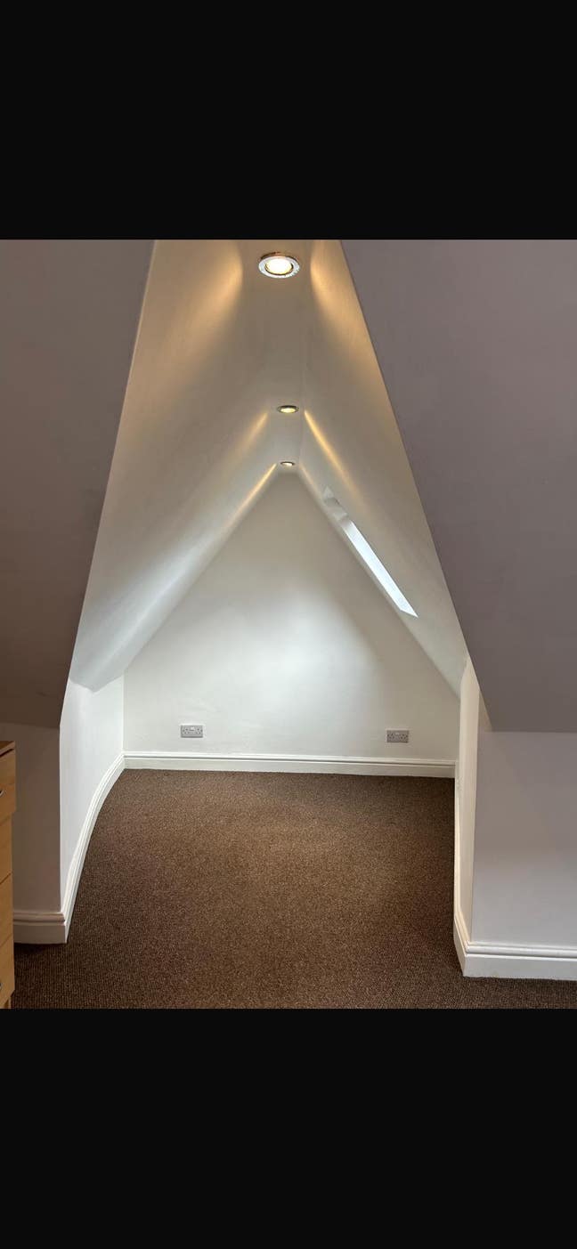  Modern En-suite Bedroom Professional only  Main Photo