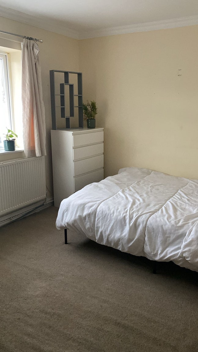 Large double bedroom  Main Photo