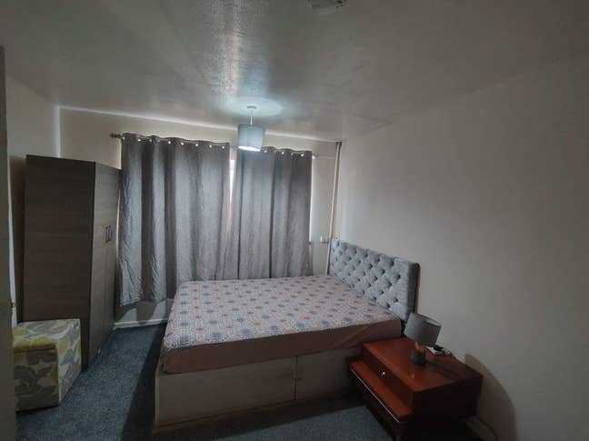 Double Room in Woking Main Photo