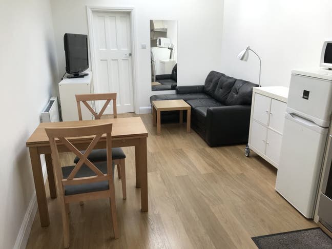 1 bedroom flat – Golders Green Main Photo