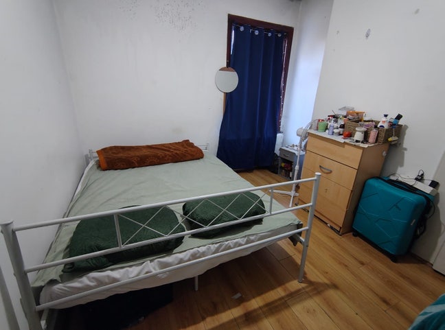 Double Room to rent at E12( Indians) Main Photo