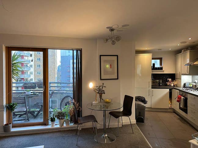 Double Room Available for 2-3 days per week  Main Photo