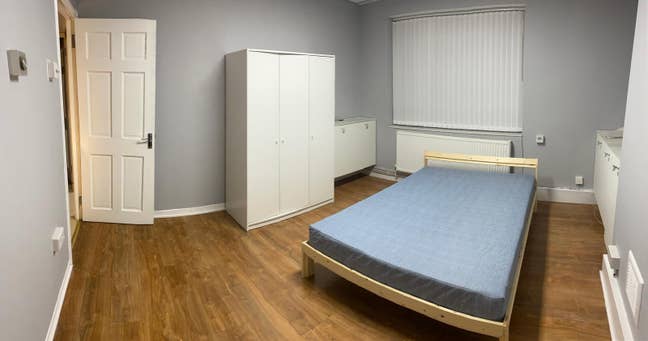 Bright Double Room – W12 (White City Estate) Main Photo