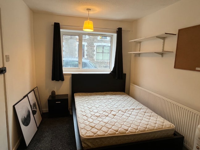 Bills Included - Spacious House in Great Location  Main Photo