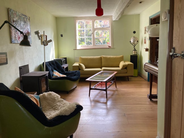 Double Room in Artists' Cottage with Garden Main Photo