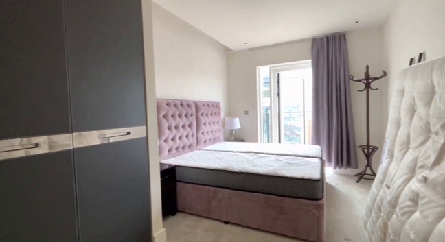 Room to rent in a two bedrooms Fulham flat Main Photo
