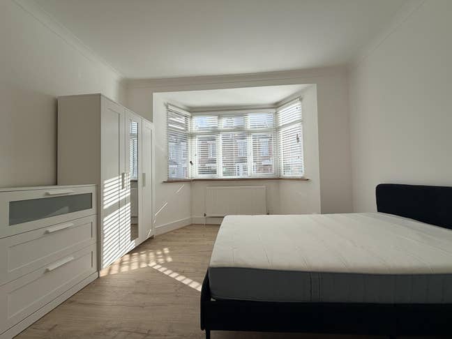 New Double rooms available in Manor House N4  Main Photo