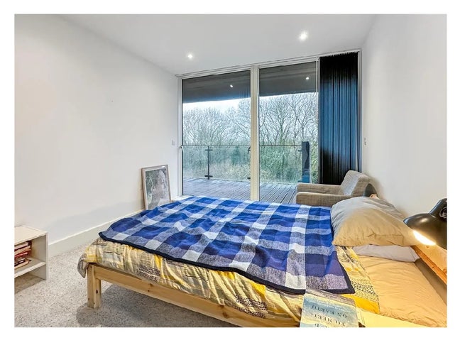 4th floor one bedroom apt available furnished Main Photo