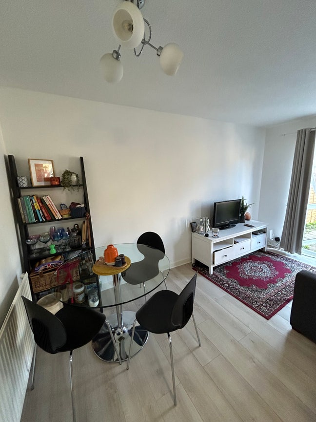 1-Bedroom House Wapping, East London Main Photo