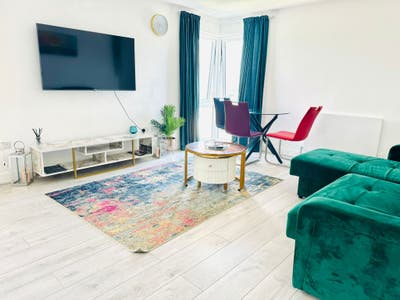 Ensuite Double room in a modern 2 bedroom Flat. Main Photo