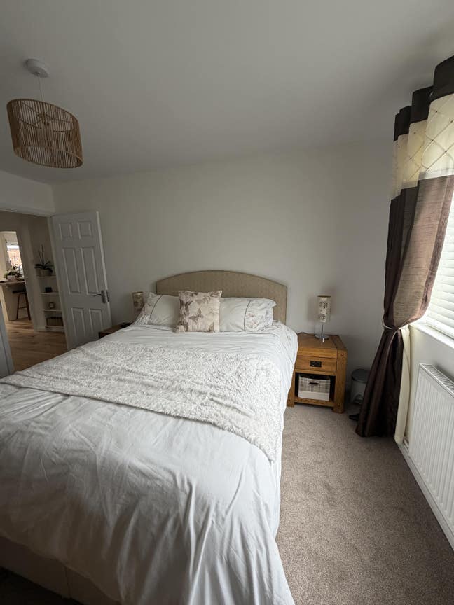 Large double room  Main Photo
