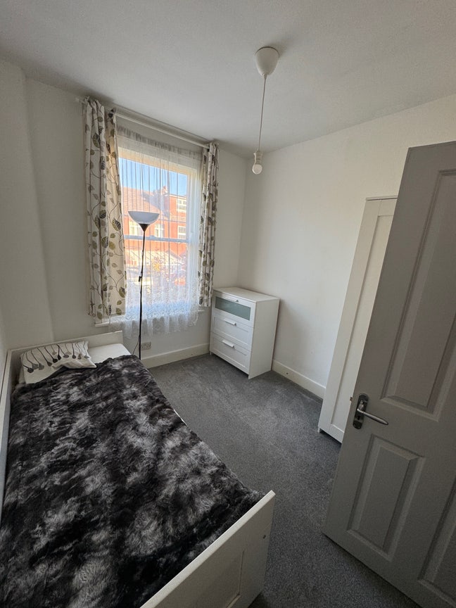 Single Room in N17 Area (Bills incl) Main Photo