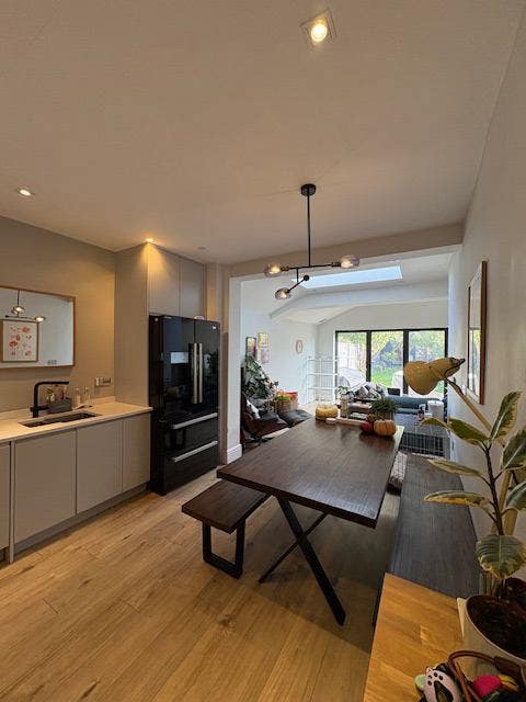 Double Room in Spacious Tooting House Share Main Photo