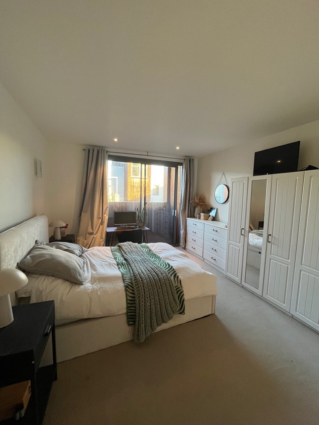 Double room w/ en-suite & private balcony  Main Photo
