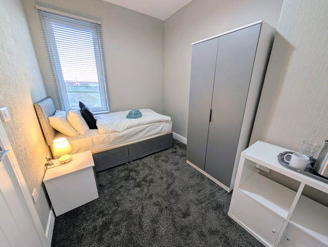 X1 Ensuite Room on Bae's Doorstep - Ideal Location Main Photo