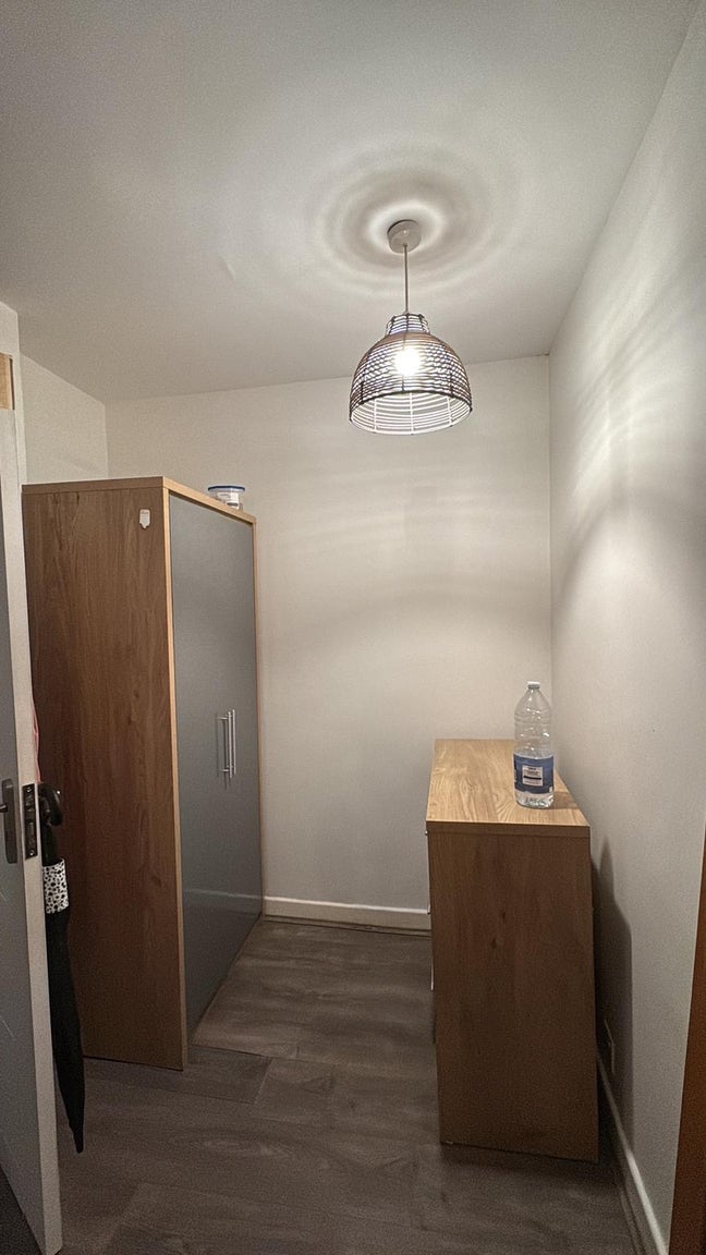 Lovely Room in Recently Renovated Flat – Whitechap Main Photo