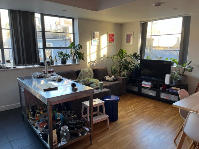 Double Bedroom in converted Dalston warehouse  Main Photo