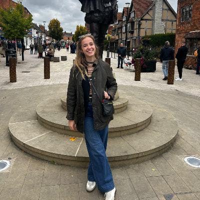 Professional Female seeks a double room Main Photo