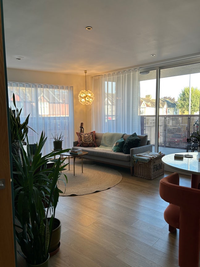 ✨Bright Double Room - Ideal for a Professional ✨ Main Photo