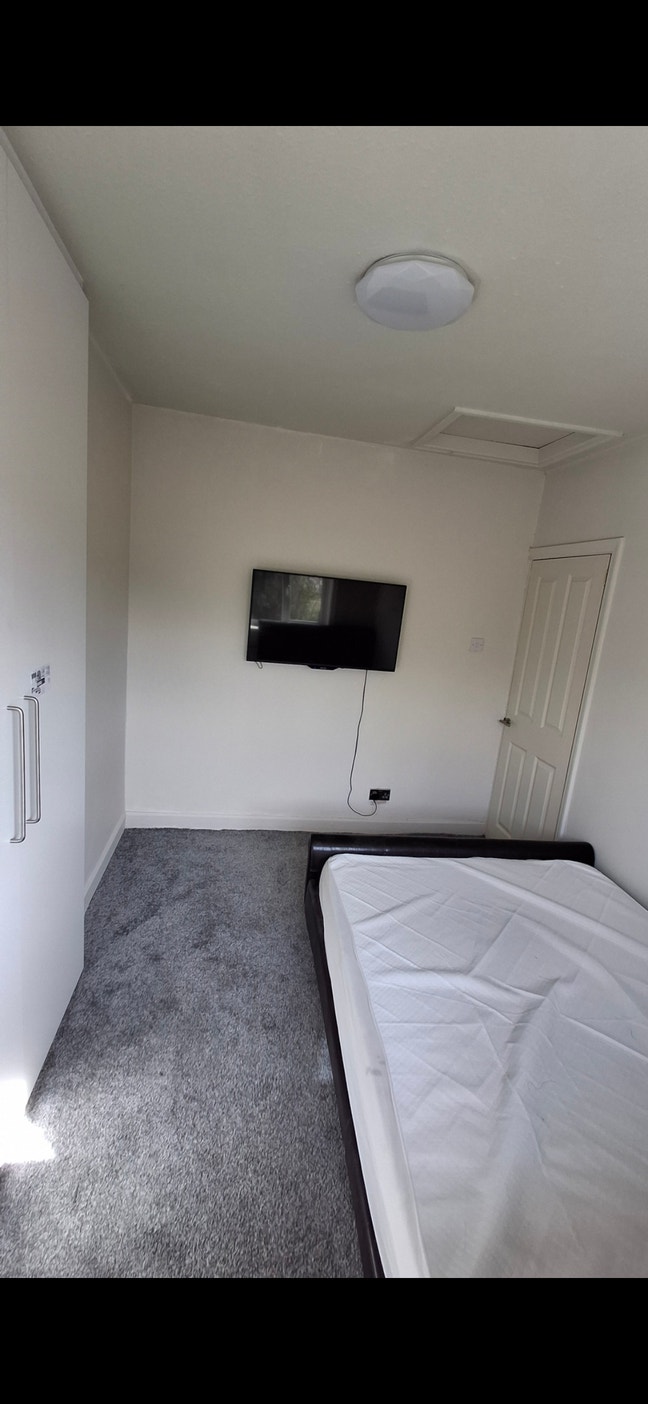 Spacious room for Rent  Main Photo