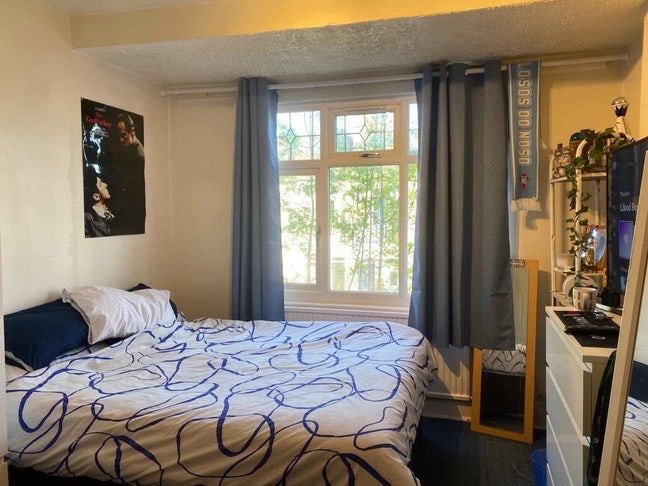 Room to rent Main Photo