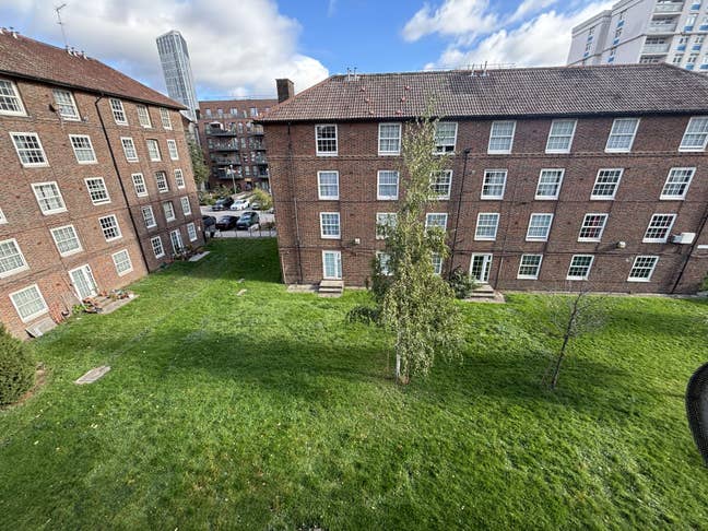 3 Bedroom, Top floor, E3 flat  Main Photo