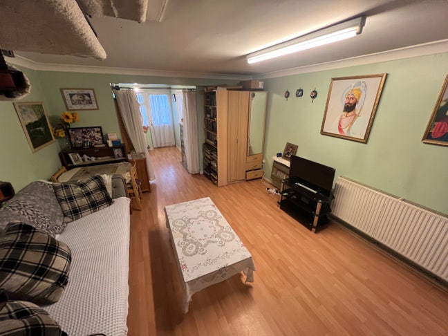 One Room available in a two bedroom house  Main Photo