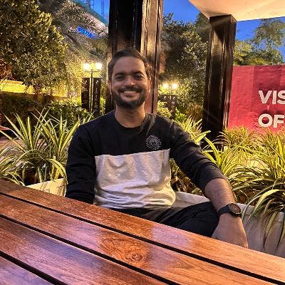 Professional Male seeks a double room Main Photo