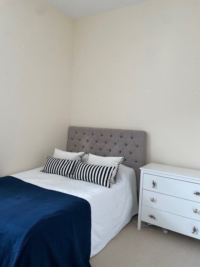 Double bedroom with own bathroom Main Photo