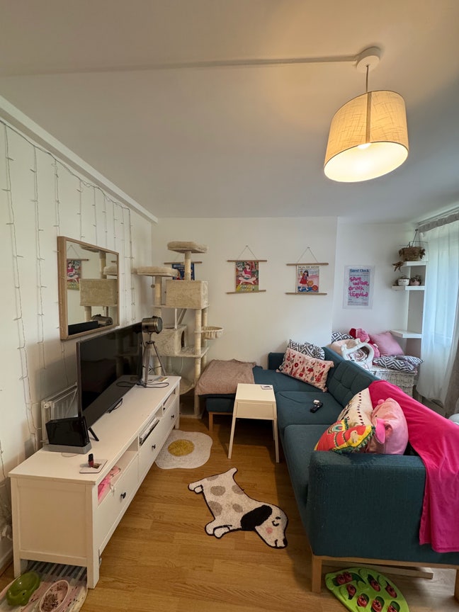 Lovely Bedroom in Shoreditch Home Main Photo