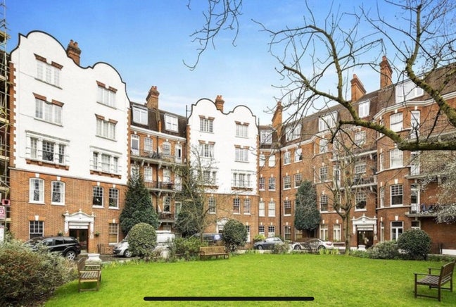 Double room with own bathroom in W Hampstead Main Photo