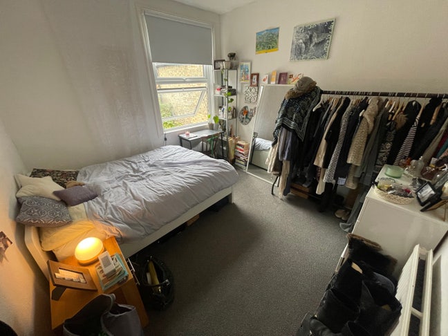 1 Room in 4 Bed Creative Girl House Main Photo