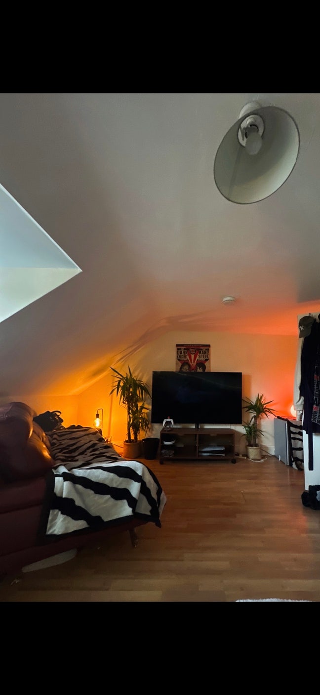 Large Loft Room - Mauldeth Road, Manchester Main Photo