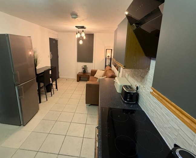 Modern Walsall House, Hospital WS3 & Bloxwich  Main Photo