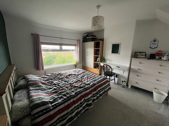 Double Bed Room in House in Chapel Allerton Main Photo