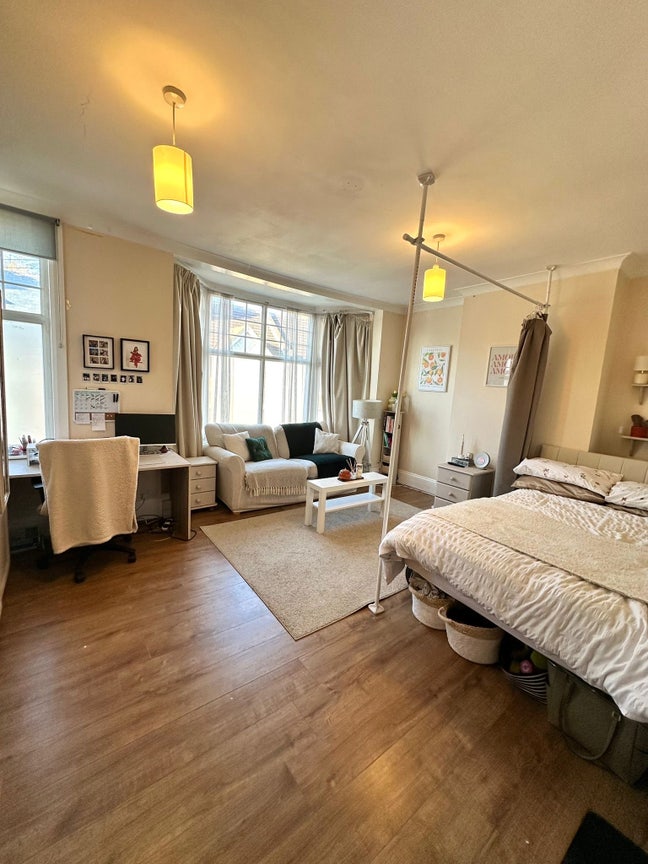 🌟Huge Double Room- Prime Location WD18 Main Photo