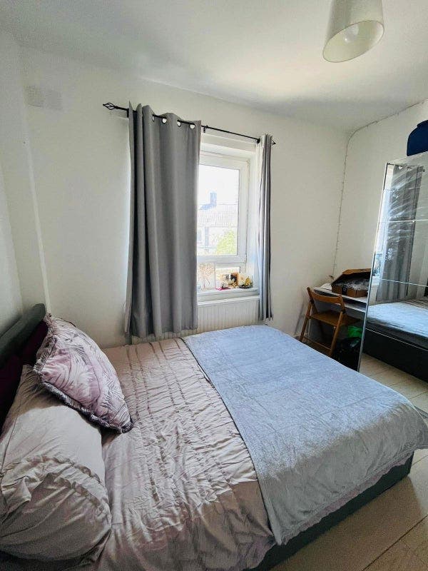 Room for Rent - All Bills Included Main Photo