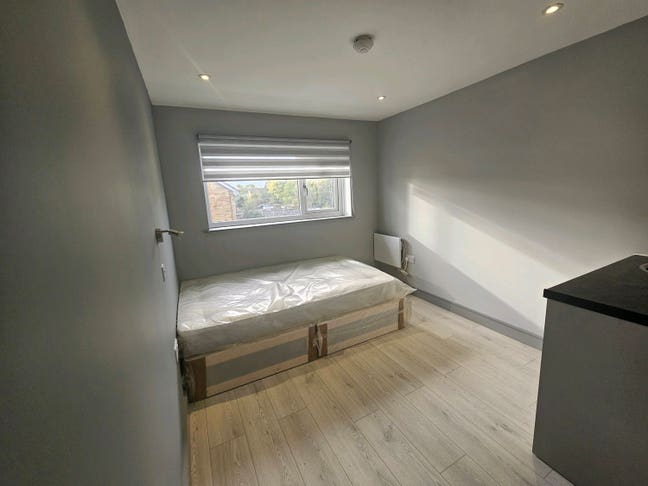 Spacious En-suite studios Universal Credit accepte Main Photo