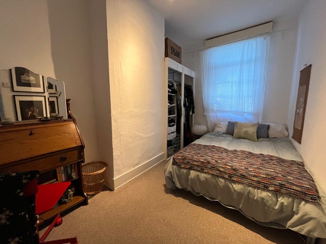 Room in a 2-bed Flat Clapham North Main Photo