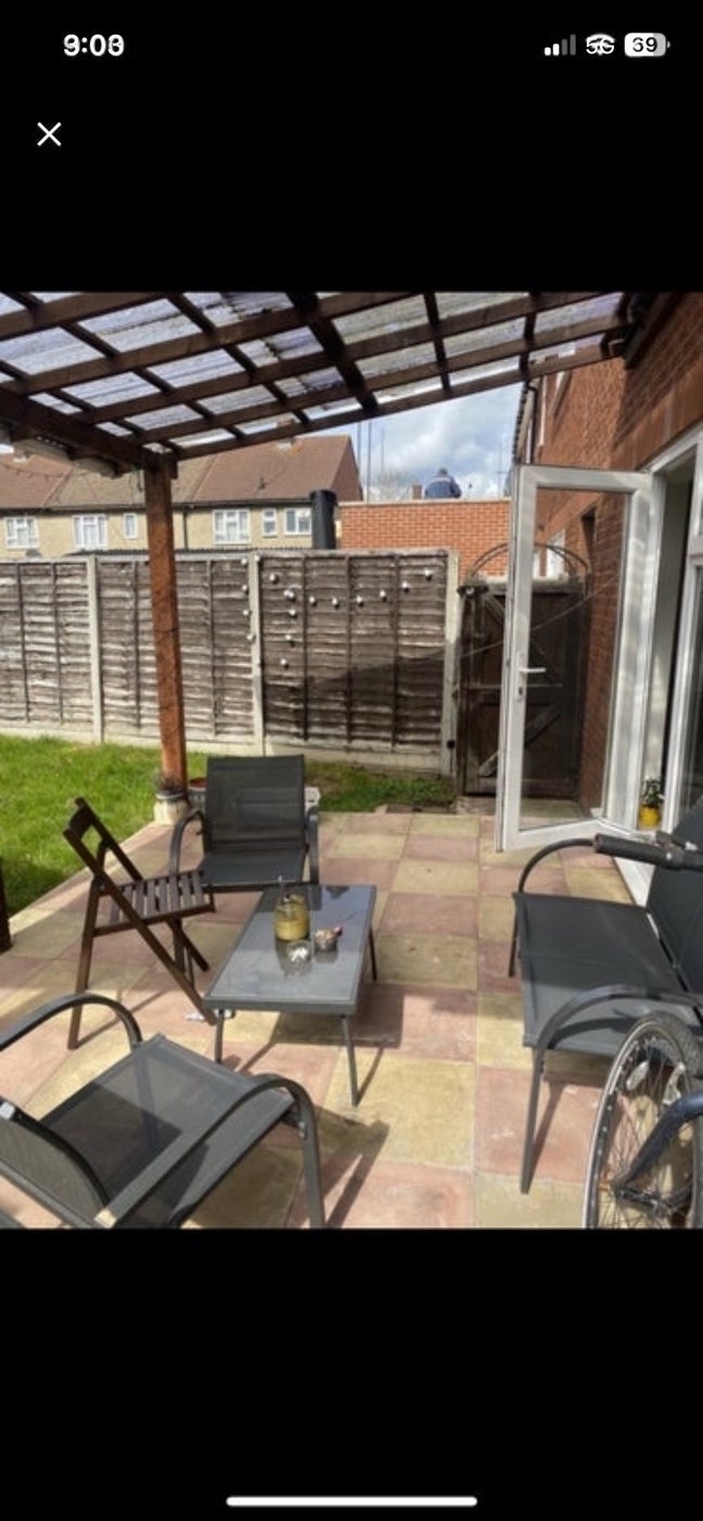 2 double rooms with loads of storage space  Main Photo