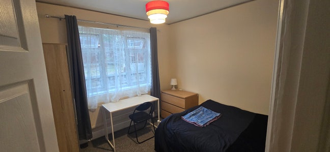Quiet double room close to transport Earlsfield Main Photo