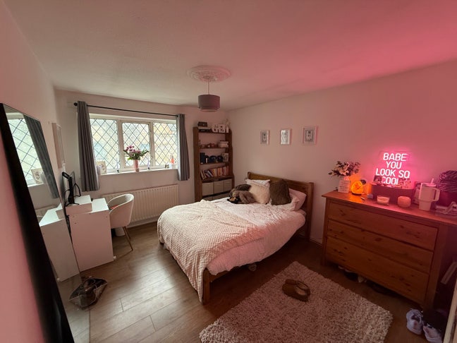 Room in Clapham Junction with Walk-In Wardrobe Main Photo
