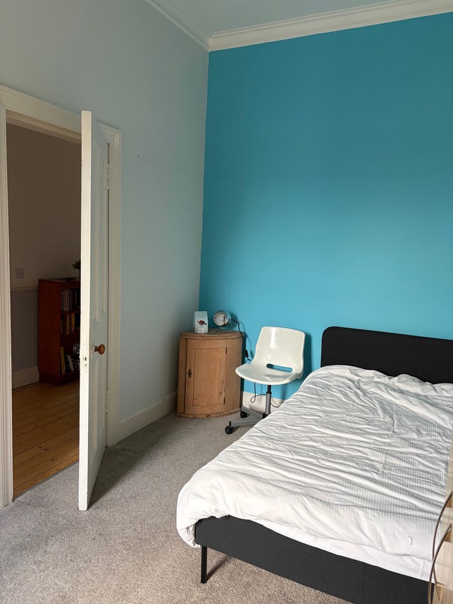 Room in upmarket flat Main Photo