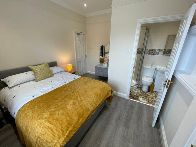 New Ensuite Rooms - Near Hospital  Main Photo