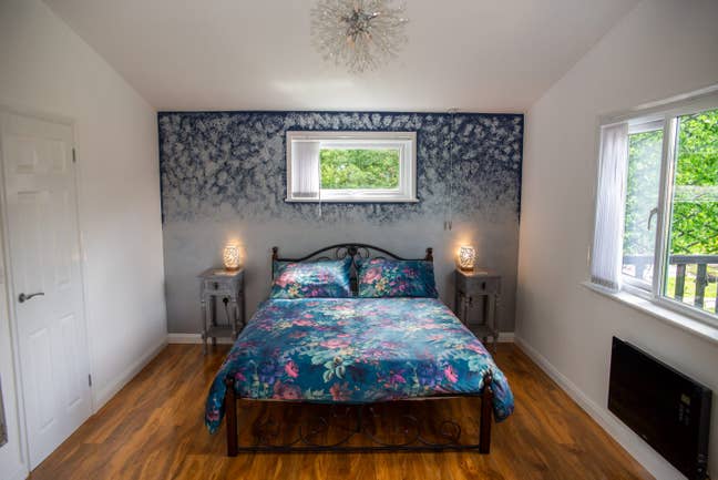 Spacious one bedroom cabin Main Photo