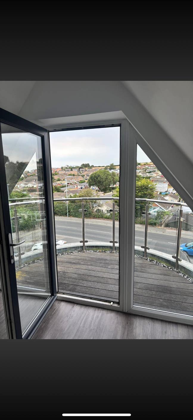 1 bed apartment share with own bathroom Main Photo
