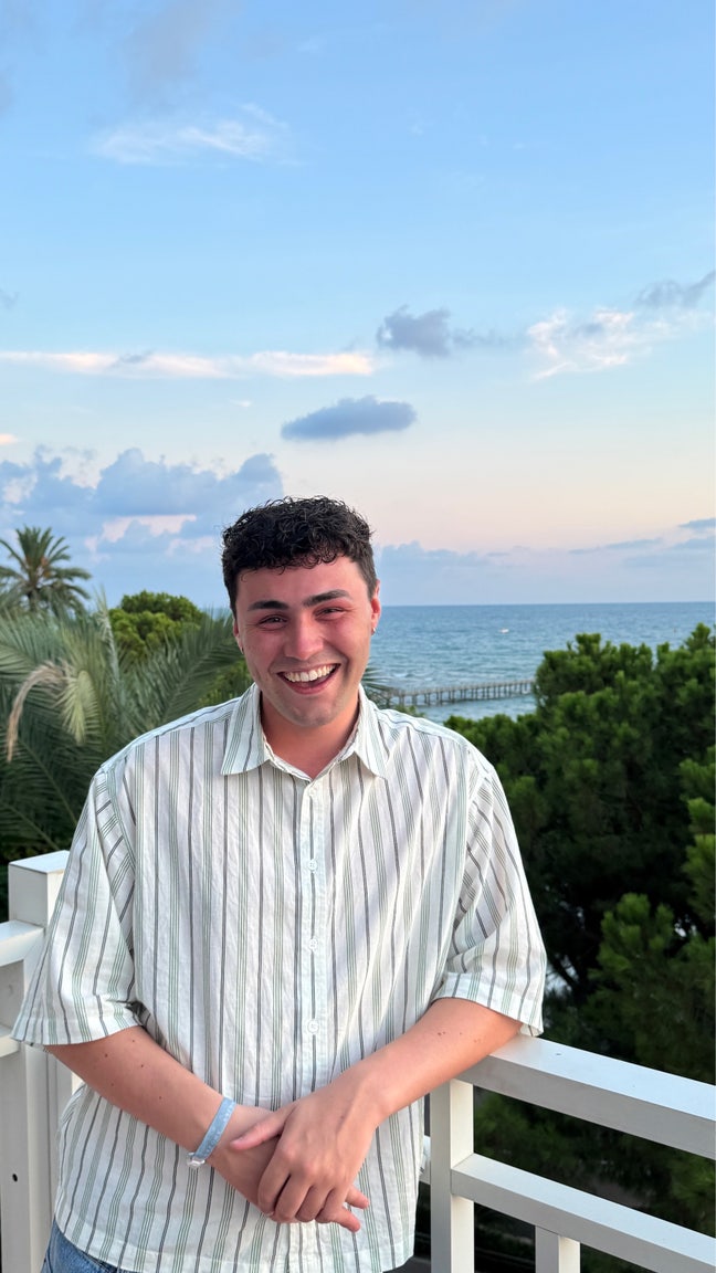 London Move End of  Main Photo