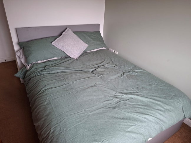 Double Room Furnished  Main Photo