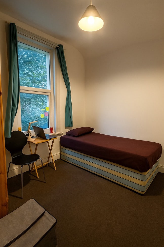 Single room available in BS2 9QR Main Photo