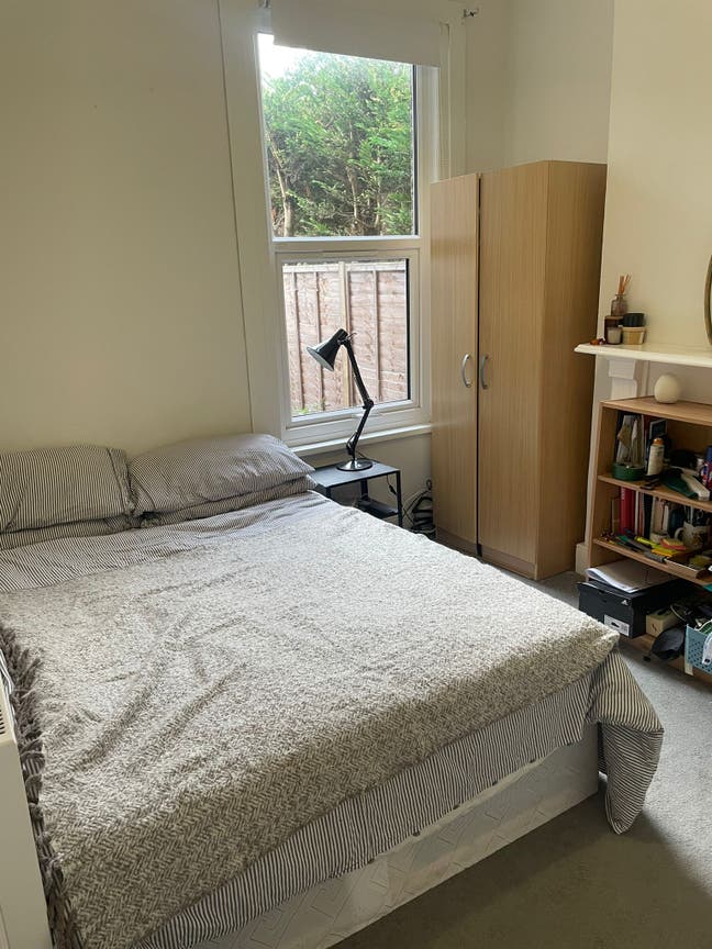 Room to let in 2-bed appartment with garden Main Photo